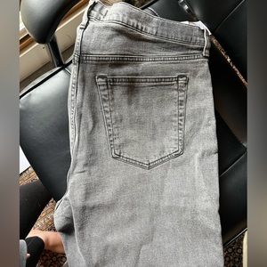 Abercrombie & Fitch - Ultra High Rise Ankle Straight Jean